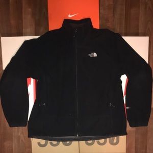 Men’s North Face Sweater